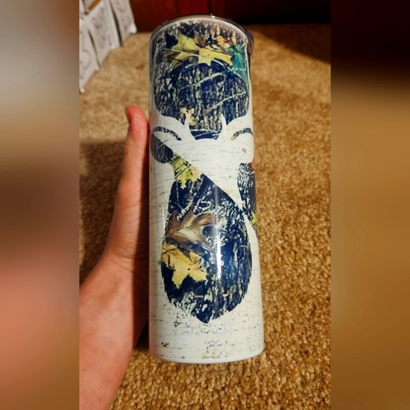 Camo with deer 20oz tumblers - Picture 1 of 2